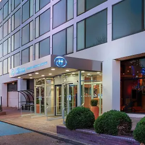 Hilton London Gatwick Airport הורלי
